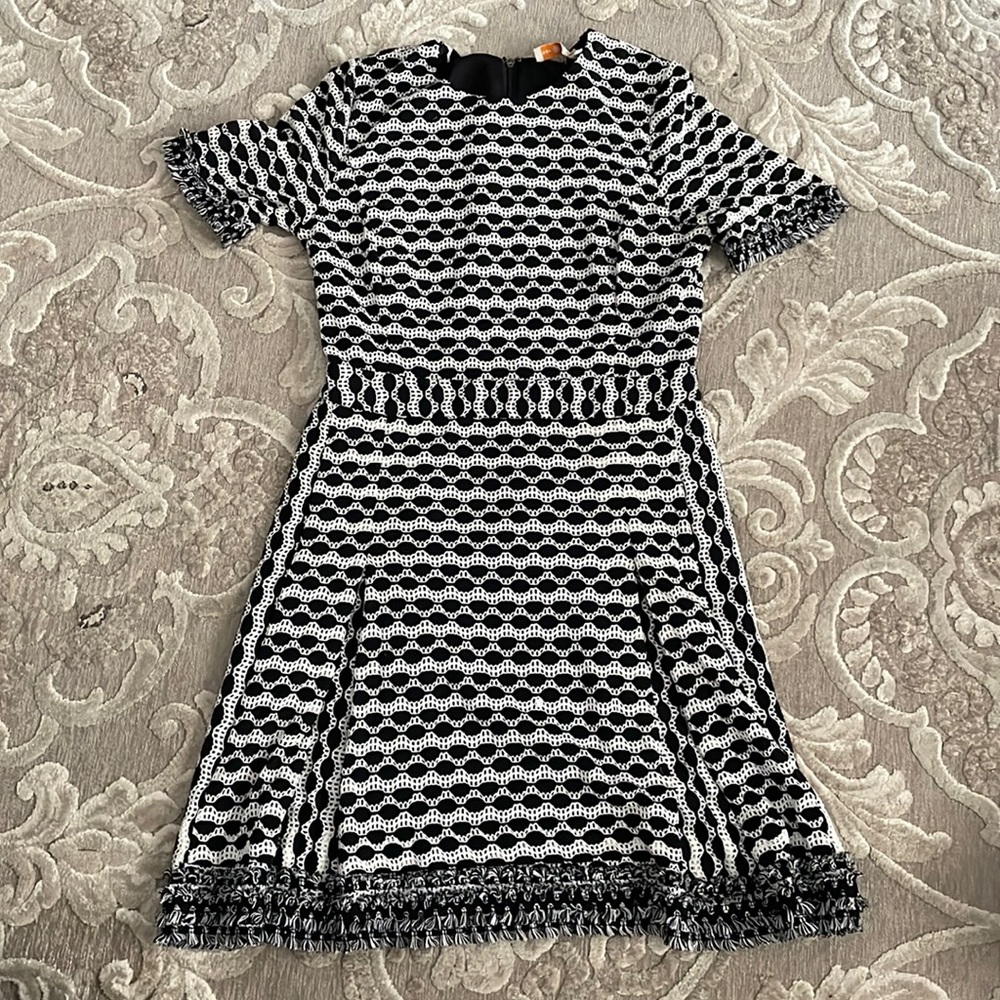 Tory Burch black and white dress worn by Kate Middleton